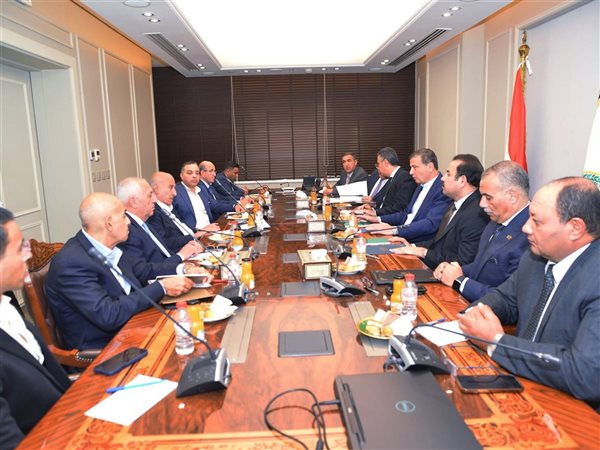 استثماراتها بـ200 مليار جنيه.. الحكومة تتحرك لإنقاذ صناعة الدواجن قبل رمضان