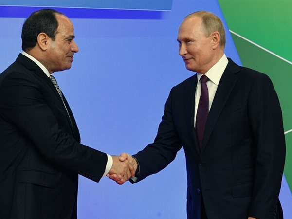 السيسي وبوتين يشهدان تركيب وعاء ضغط المفاعل بالضبعة.. ومصر تحتفل بإنجاز نووي تاريخي