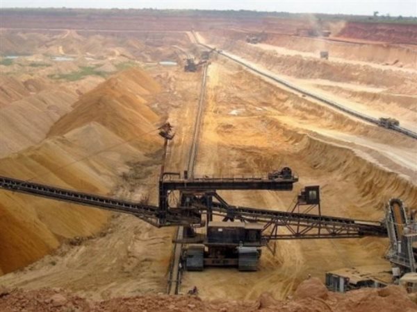 مشروع إنتاج حامض الفسفوريك بهضبة أبوطرطور.. خطوة استراتيجية نحو الاكتفاء الصناعي في مصر