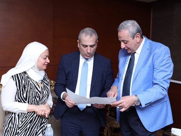 رئيس البنك الزراعي يلتقي محافظ الغربية لتعزيز التنمية الزراعية