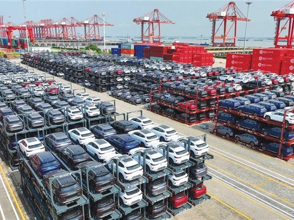 افتتاح محطة دحرجة السيارات والمركبات (رورو) SCAT في ميناء شرق بورسعيد