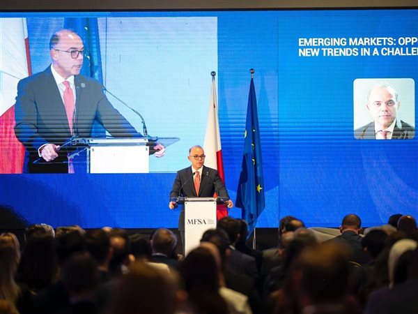  محمد فريد يقدم رؤية لتعزيز نمو واستقرار أسواق المال في الاقتصادات الناشئة