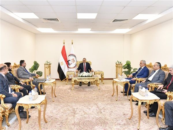 وزير الدولة للإنتاج الحربي يستعرض قدرات الشركات أمام وفود السعودية والعراق والفلبين 