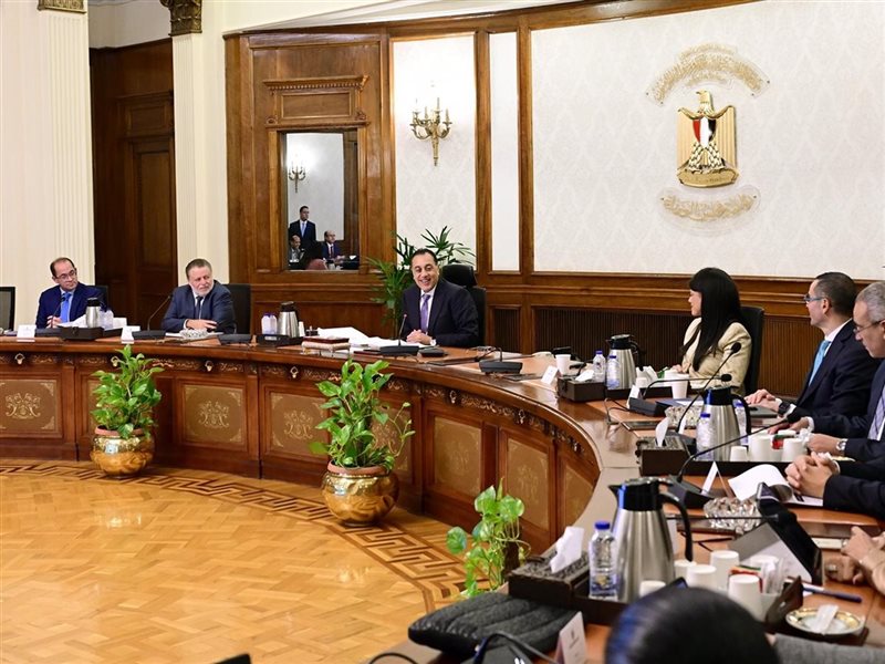 الحكومة تستعرض أداء