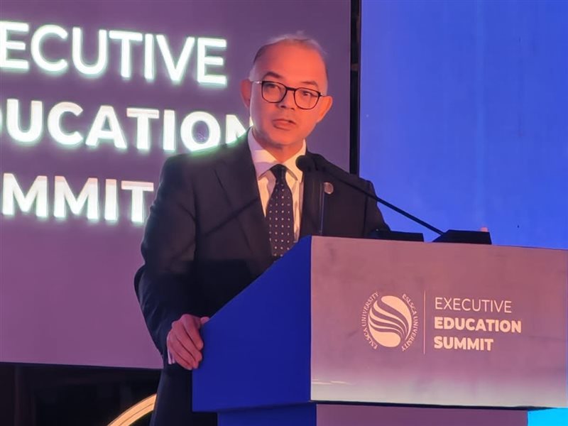  الدكتور محمد فريد،