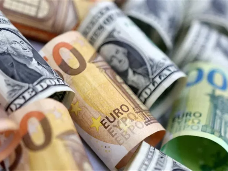 العملات العربية والأجنبية