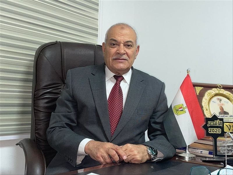  الدكتور عبد العزيز