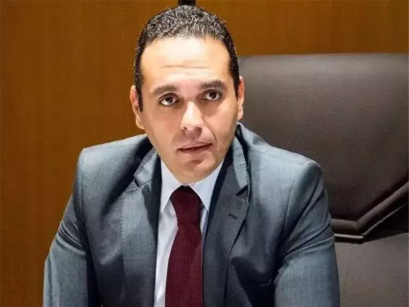  مدحت نافع، عضو هيئة