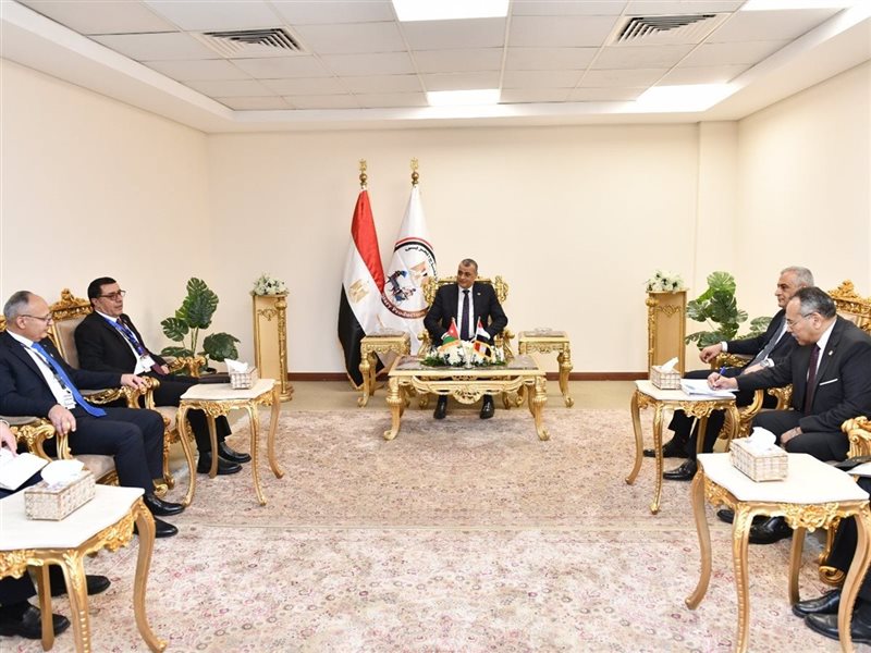 وزير الإنتاج الحربي