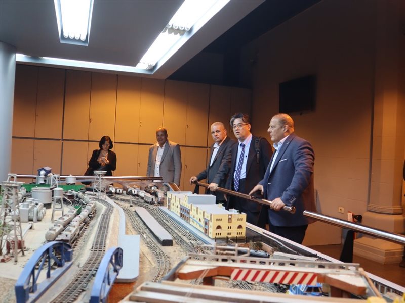 سكك حديد مصر تبحث