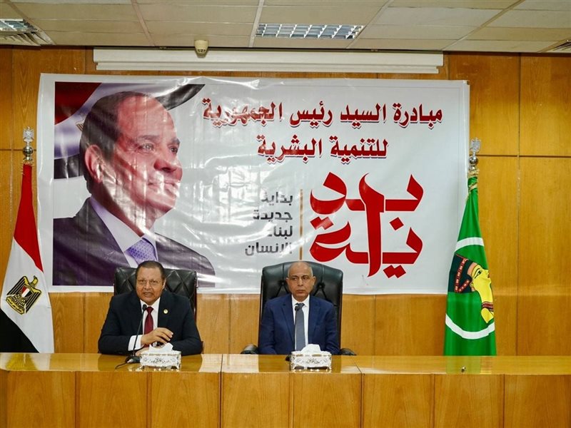  الدكتور أحمد طه،