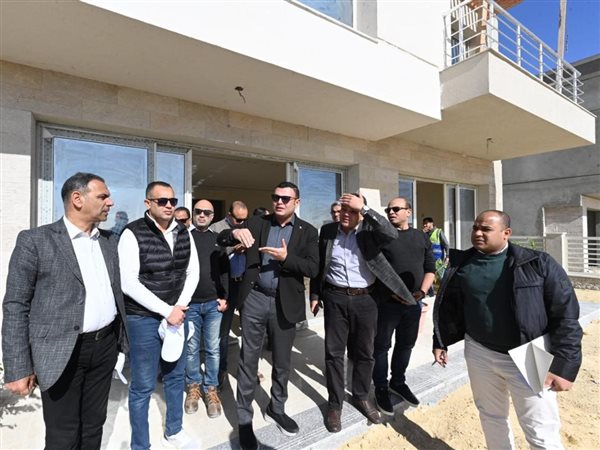 وزير الإسكان يتفقد مشروع M8 by the lake بالعلمين الجديدة