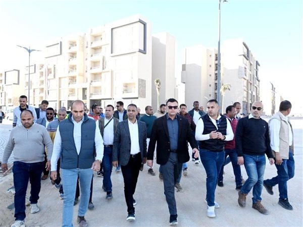 وزير الإسكان يوجه بتسليم عدد من وحدات 
