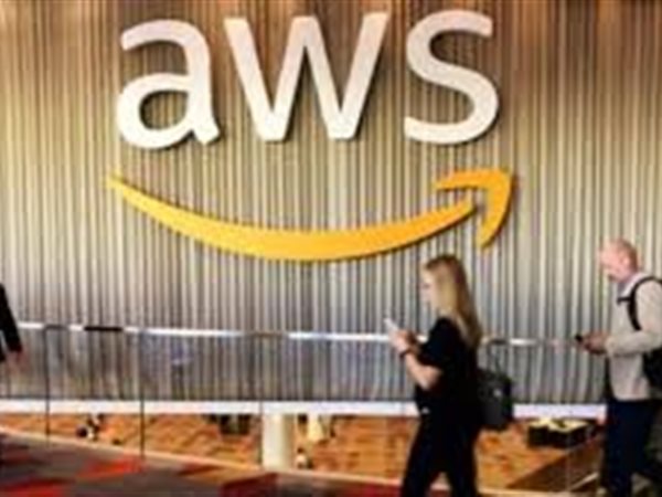 أمازون توسع قدرات بناء نماذج الذكاء الاصطناعي عبر بريدروك وسيج ميكر 