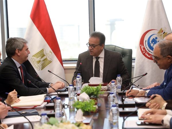 وزير الصحة يتابع تطورات اتفاقيات إنشاء مصنع اللقاحات مع بنك الاستثمار الأوروبي