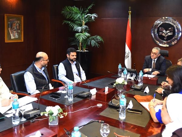 مصر تستقطب استثمارًا صينيًا بقيمة 100 مليون دولار لإنشاء مجمع صناعي للغزل والنسيج