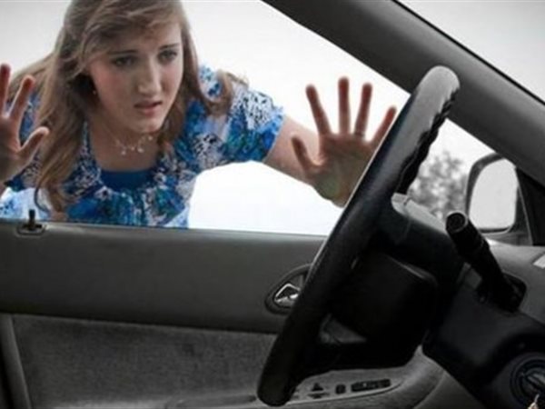 5 حلول لفتح السيارة عند نسيان المفتاح بداخلها دون كسر الزجاج