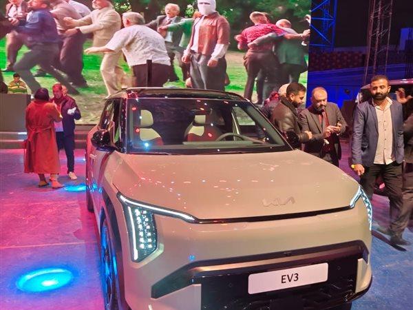 وكيل كيا مصر يعلن أسعار 5 طرازات كهربائية جديدة