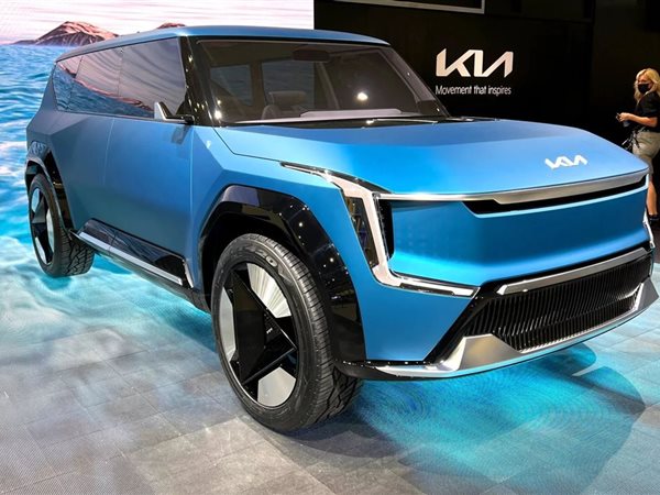 مواصفات وسعر سيارات كيا الكهربائية بعد طرحها بالسوق المحلية رسميا 