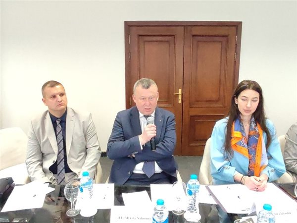 السفير الأوكراني يدعو الشركات المصرية للإعمار ويؤكد أهمية زيادة حجم التبادل التجاري