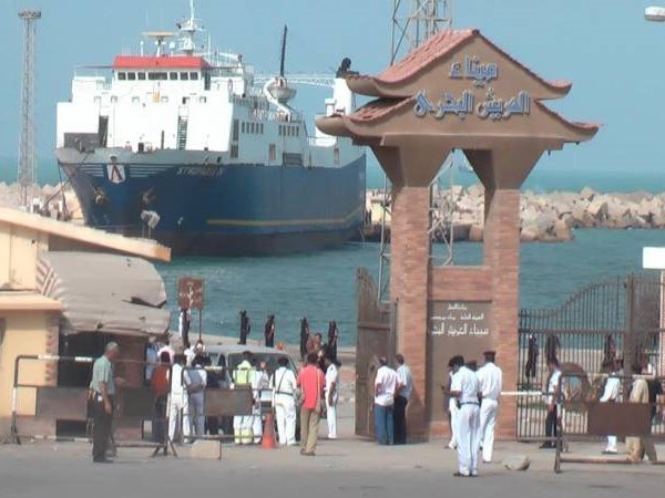 ميناء العريش البحري يستأنف نشاطه بعد تحسن الأحوال الجوية