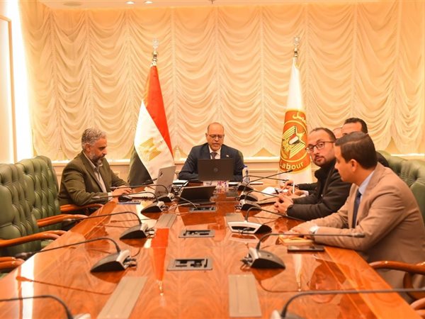 2 مليون جنيه.. «العمل» تسدد تعويضات عاجلة لضحايا العمالة غير المنتظمة