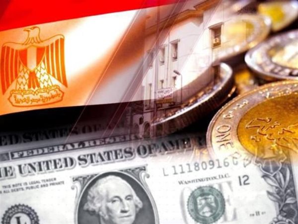 مع كل هبوط للدولار ترتفع الديون في مصر.. كيف يعيد سعر الصرف رسم خريطة الدين الخارجي؟