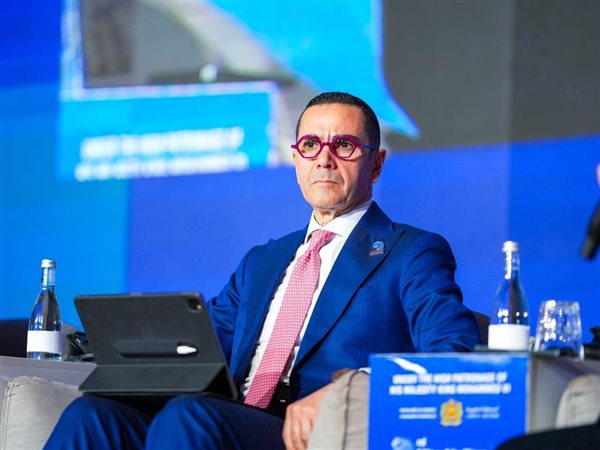 الخطيب يؤكد ضرورة تحسين بيئة الاستثمار والتجارة وتحديث الخدمات اللوجستية وتبسيط الإجراءات