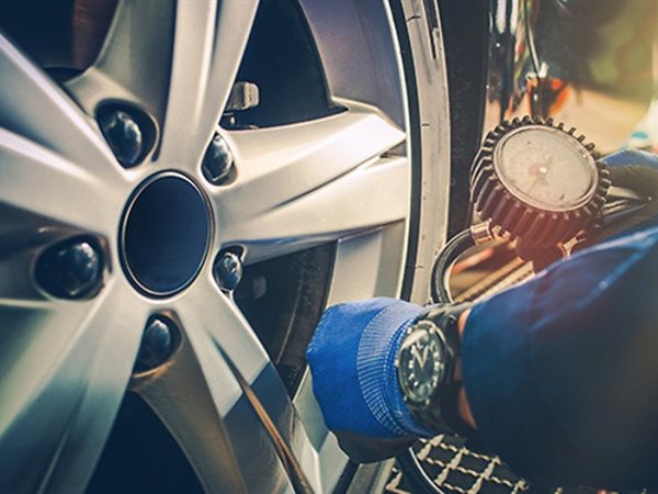 علامات يجب عند ظهورها استبدال إطارات السيارات فوراً