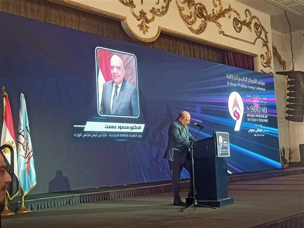  الكهرباء ركيزة الجمهورية الجديدة.. مصر تستثمر 2 تريليون جنيه لتعزيز الطاقة النظيفة 