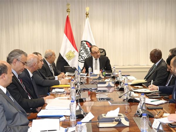  «شيمي» يستقبل وفدًا رفيع المستوى من مجموعة البنك الدولي لبحث تعزيز التعاون المشترك