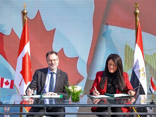 مصر وكندا توقعان 3 مشروعات تنموية بـ552 مليون جنيه لدعم المرأة وتعزيز الأمن الغذائي