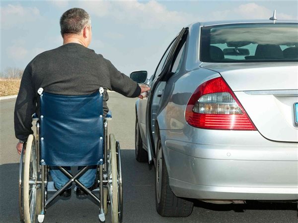 حقيقة تغيير لوحات سيارات ذوي الهمم بأخرى مميزة تنتهي بحرف ك.. خبير مروري يحسم الجدل