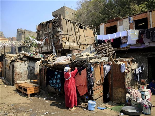 مدبولي: 30% من المصريين تحت خط الفقر والحكومة تعمل على خفض النسبة