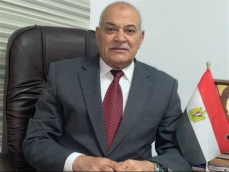  الدكتور عبد العزيز