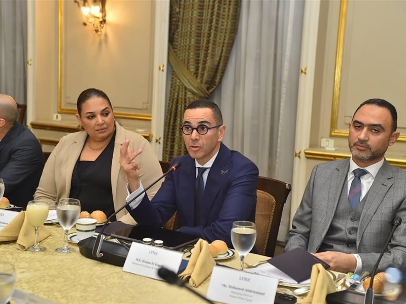 حسن الخطيب وزير الاستثمار