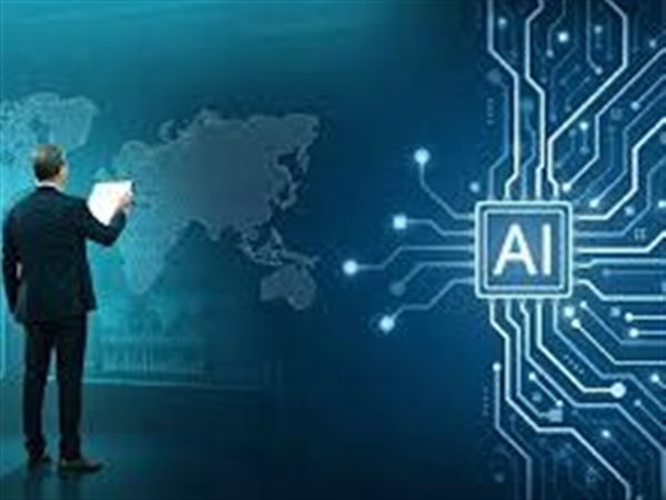 ساويرس: من لا يتقن الذكاء الاصطناعي سيواجه صعوبة في إيجاد وظيفة