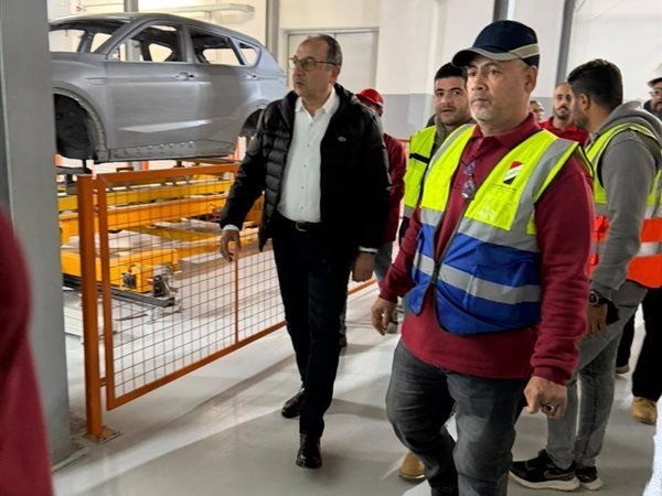 وزير قطاع الأعمال يتفقد مصانع النصر بتوطين محلي 70٪