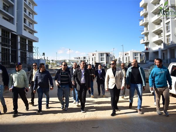 نائب رئيس الهيئة يتفقد الكمبوندات والحي اللاتيني ويدعو لتكثيف العمل 24 ساعة