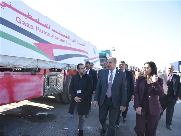 « التموين» تطلق القافلة 15 من المساعدات الإغاثية العاجلة إلى قطاع غزة 