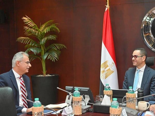 550 مليار دولار بنية تحتية وبيئة جاذبة.. وزير الاستثمار: مصر مؤهلة لتكون مركزًا إقليميًا للطاقة النظيفة