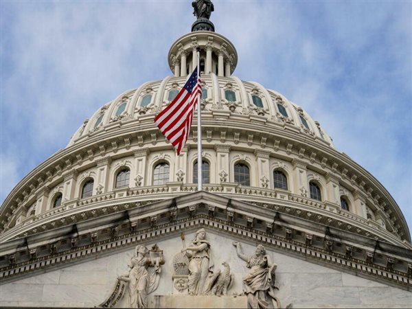 الشيوخ الأمريكي يوافق على ميزانية دفاع 901 مليار دولار ويحولها للرئيس ترامب