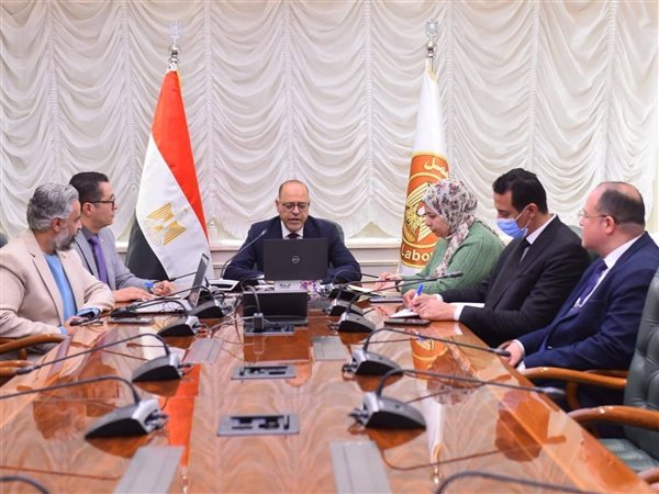 وزارة العمل تحرك وحدات التشغيل لتدريب عشرات الآلاف داخل المنشآت