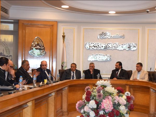 لجنة تجار الملابس تبحث تسهيل إجراءات تراخيص المحال التجارية