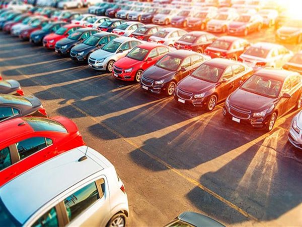 تباين توقعات سوق السيارات مع اقتراب 2026 بين استمرار التخفيضات واستقرار الأسعار