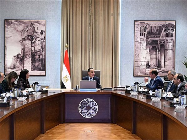رئيس الوزراء يعقد اجتماعاً لمتابعة الموقف التنفيذي والمالي للمُبادرة الرئاسية 
