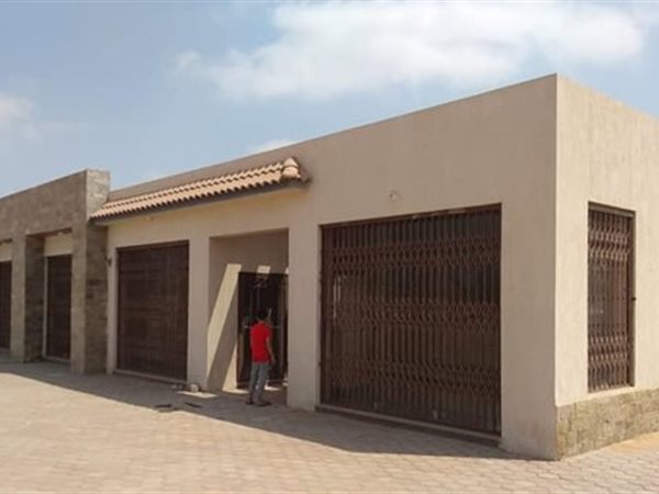 31 ديسمبر الجاري.. طرح19 محلًا تجاريًا و4 صيدليات للبيع بحدائق أكتوبر 