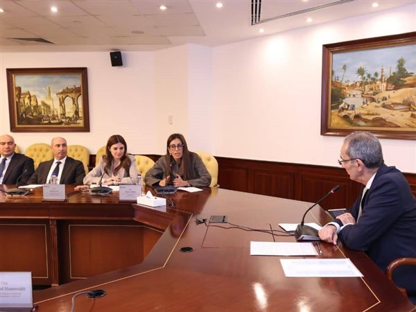 وزير الاتصالات يجتمع مع لجنة التحول الرقمي بالغرفة الأمريكية بالقاهرة