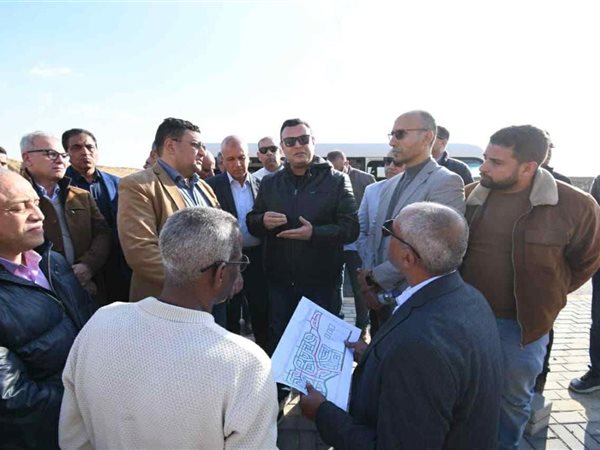 وزير الإسكان يتفقد أعمال 