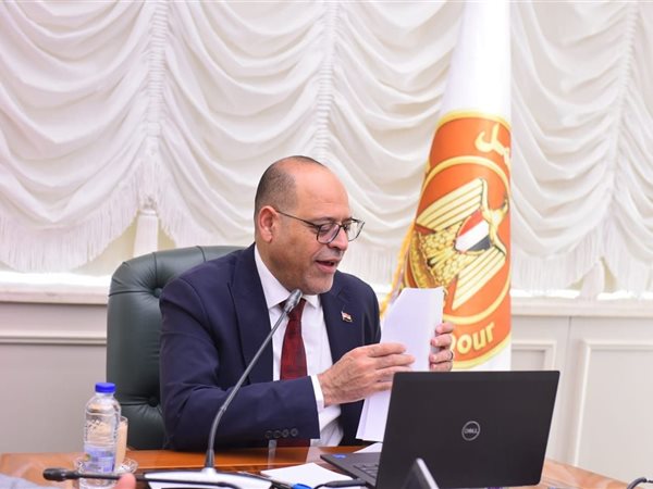 «العمل»: لا برامج تدريب دون موافقة مسبقة.. ورسوم تصل إلى 15 ألف جنيه للترخيص 